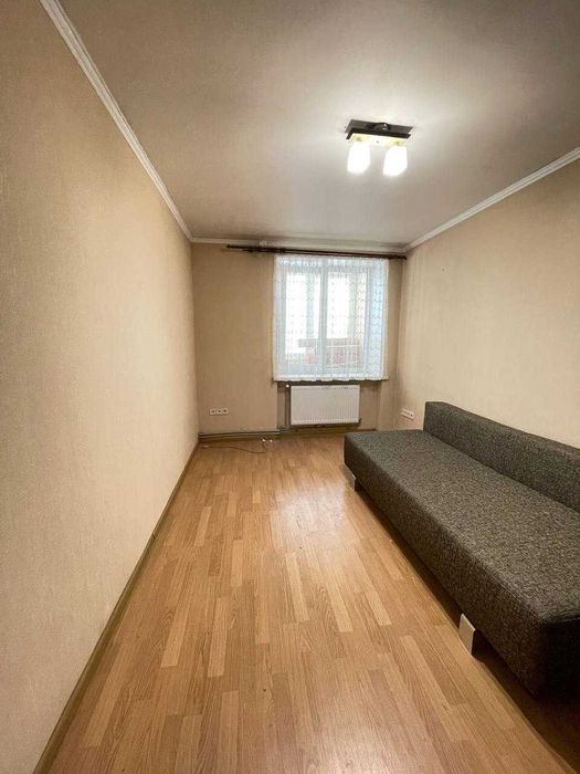 Продається двокімнатна квартира в центральній частині міста.