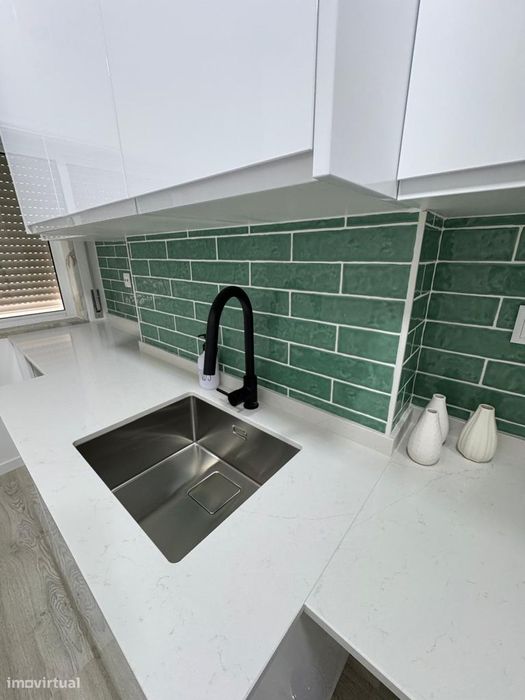 Fantástico Apartamento T2 Totalmente Remodelado com Parqueamento
