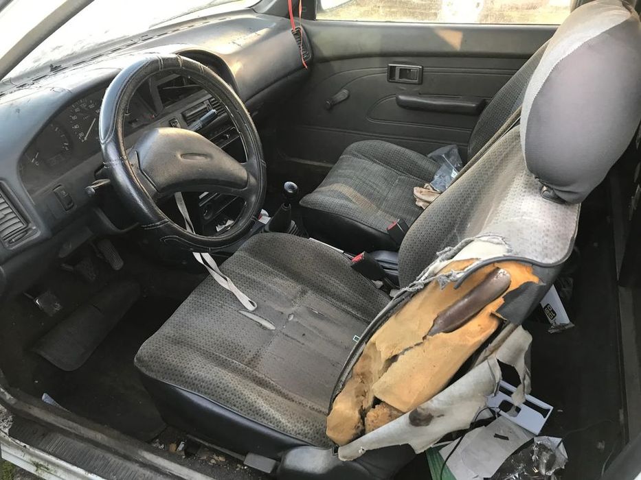 Toyota Corolla E8 1.9d Van 1989 - Para Peças