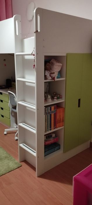 Cama com secretaria e armário