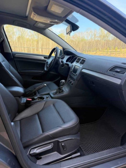 Volkswagen Golf      2016