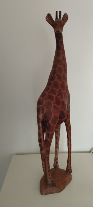 Girafa madeira africana