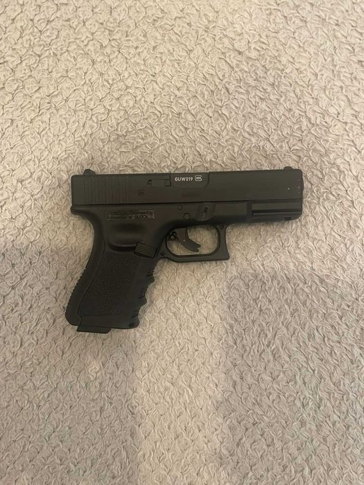 Pistola CO2 Umarex Glock 19 (4.5mm) Steel BBs – Como Nova + Extras