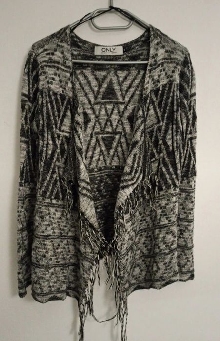 szary sweter z frędzlami we wzory only rozmiar S hippie