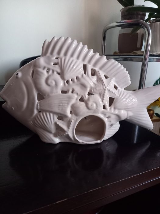 Peixes decorativos em porcelana