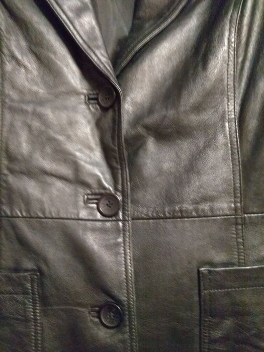 Германия Женская кожаная курточка- пиджак в отличном состоянии