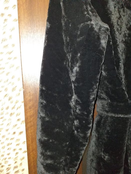 Продам натуральную женскую шубу из мутона размер 46-48