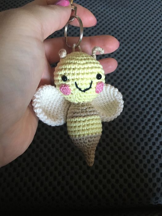 Brelok zawieszka pszczółka szydełko hand made