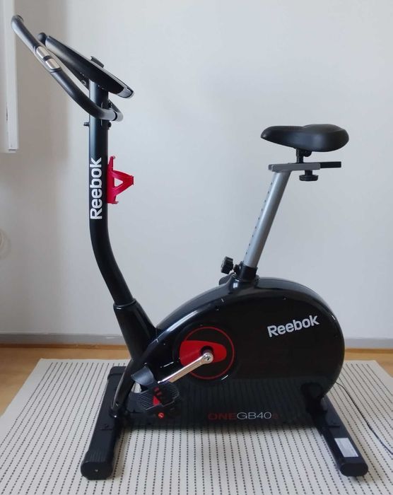 Bicicleta ergométrica Reebok ONE GB40s praticamente nova