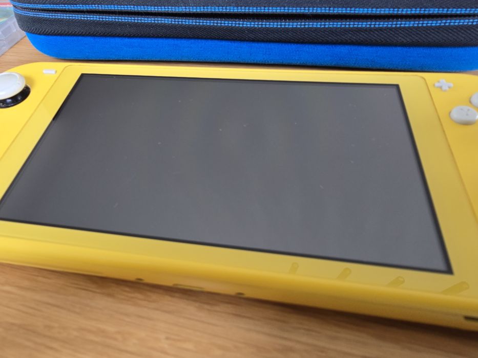 Nintendo switch lite z grą