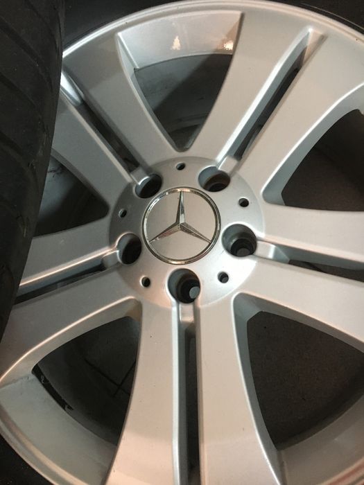 pneus 4 Michelin 275/55 R19 V inclui jantes da Mercedes