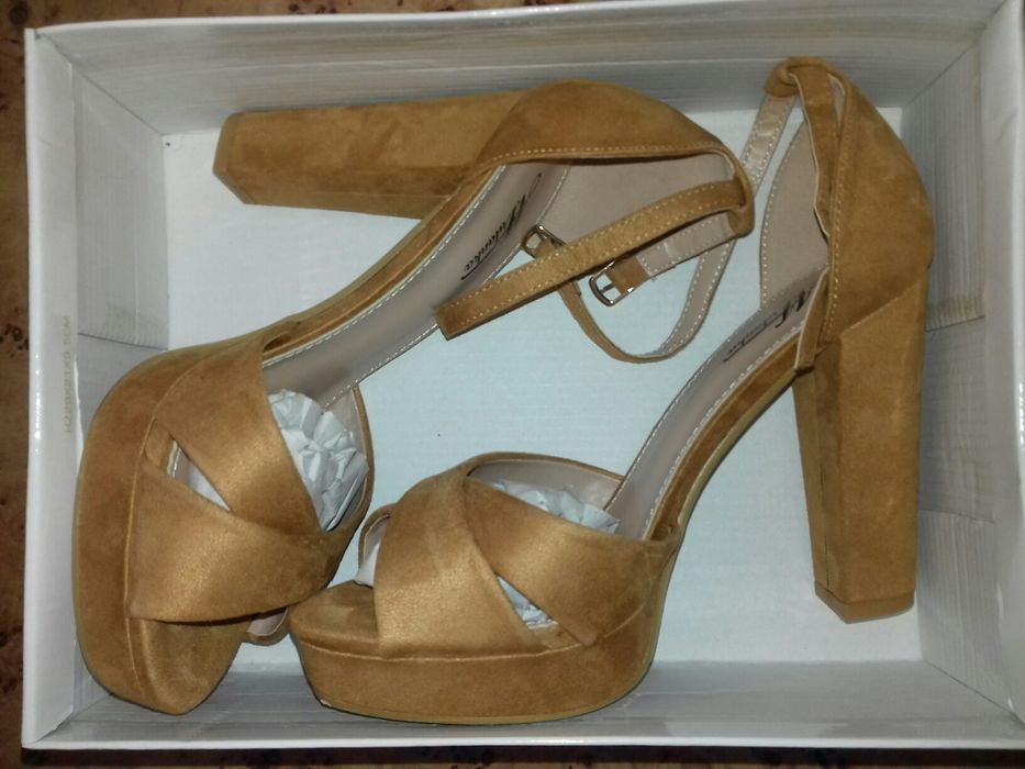 Босоножки. Обувь. Обув.