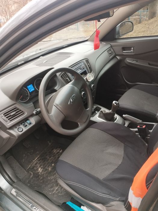 Продам  авто Cherry E5