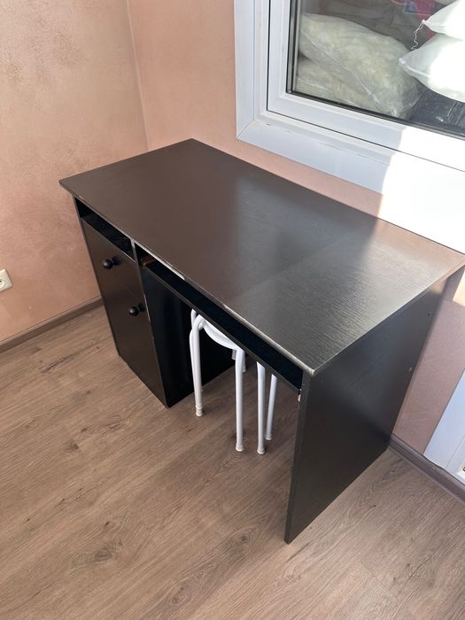 Стіл чорний офінний