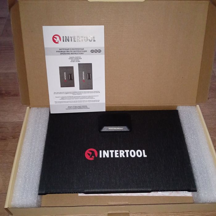 Сонячна панель нова