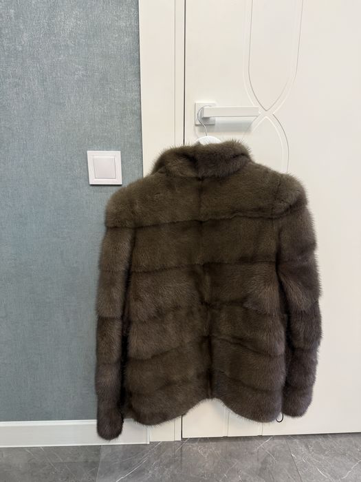 Норкова натуральна шуба коричневого кольору