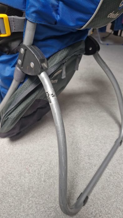 Nosidełko turystyczne na stelażu Deuter Kid Comfort II