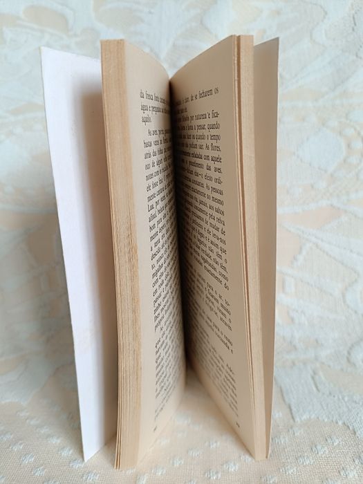 O Rouxinol e a Rosa de Óscar Wilde