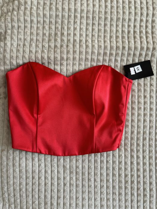 червоний корсет