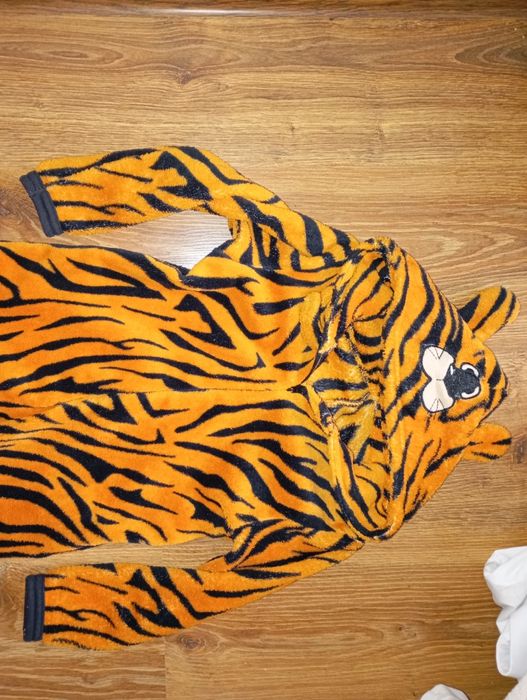 Strój przebranie Tygrysek roz.5-6 lat