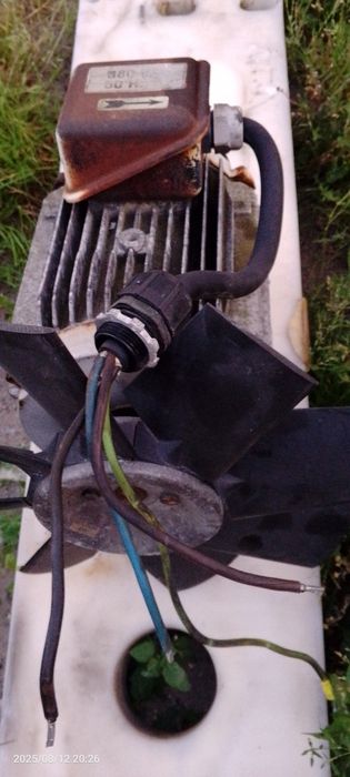 Silnik trójfazowy siłowy z kołem pasowym i wentylatorem