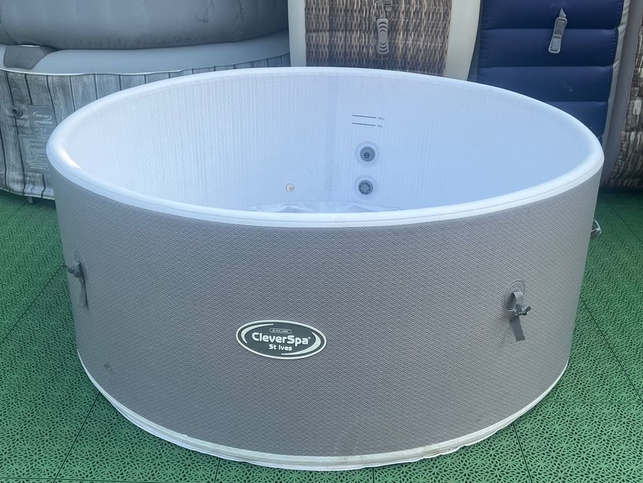 Niecka basen do jacuzzi CleverSpa St Ives  dla 5 osób