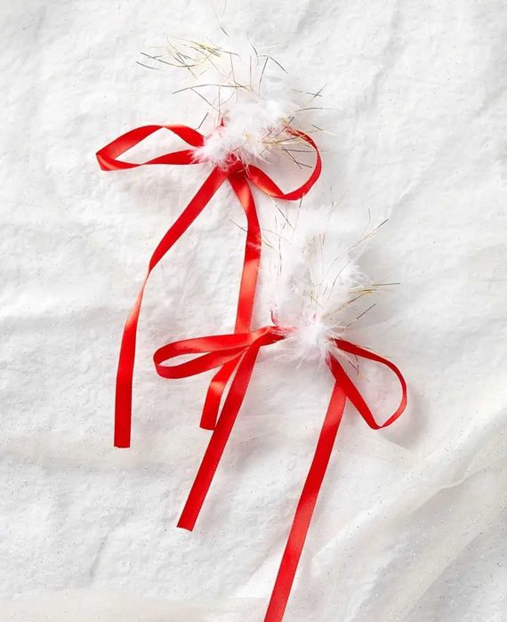 Новогодний эротический костюм Снегурочки с юбочкой и рожками