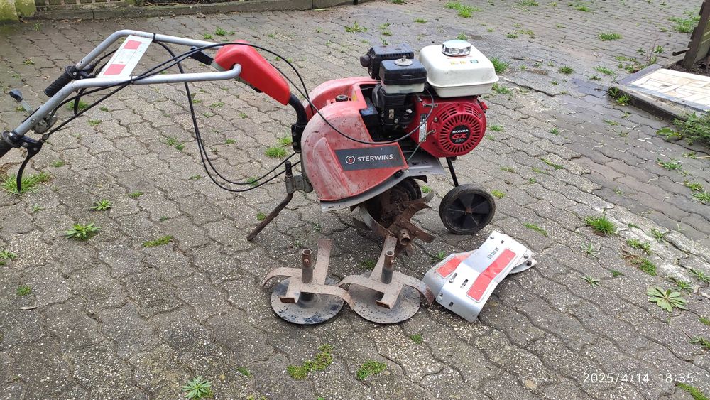 Moto Enxada Com Acessórios Com Pouco Uso