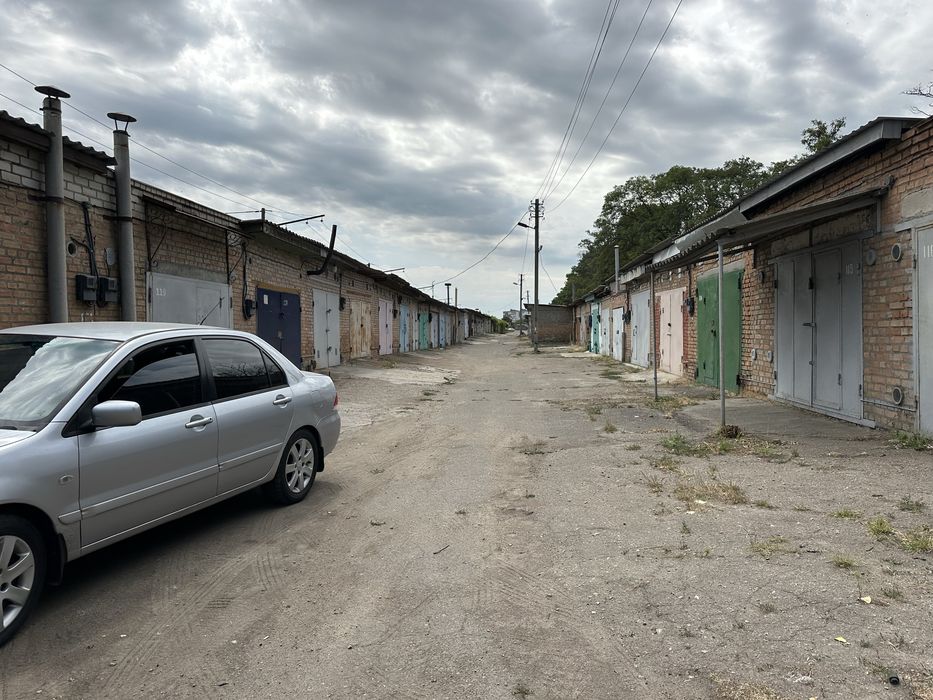 Продам Власний КЛАСНИЙ ГАРАЖ! НОВИЙ Будувався  Для Себе!!!