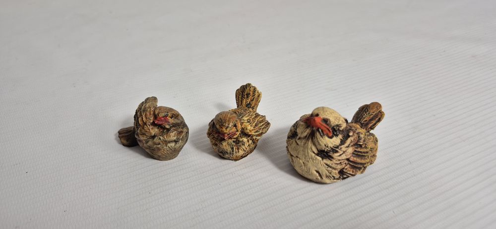 Uroczy Zestaw 3 Figurek – Ćwierkające Wróbelki