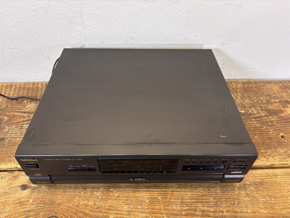 Odtwarzacz CD szuflada Technics SL PD 687