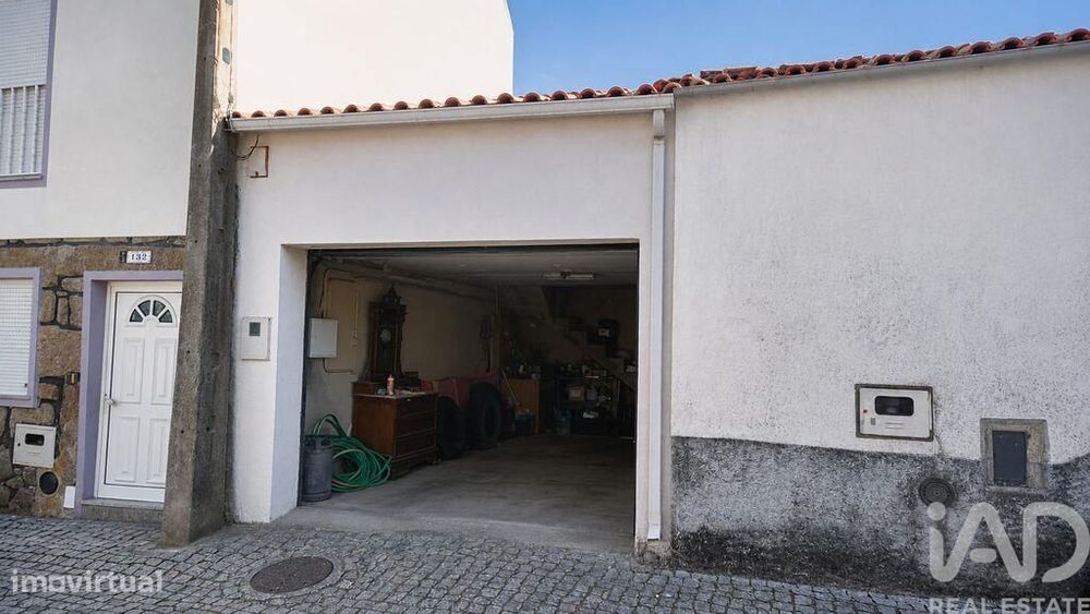 Parque de Estacionamento / Garagem / Box em Seixo da Beira de 20 m2