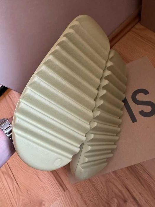 Klapki Adidas Yeezy slide resin 44,5