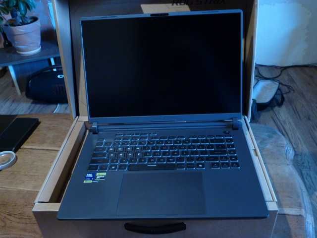 Laptop ASUS Rog Striix G16 U9 32GB 2TB