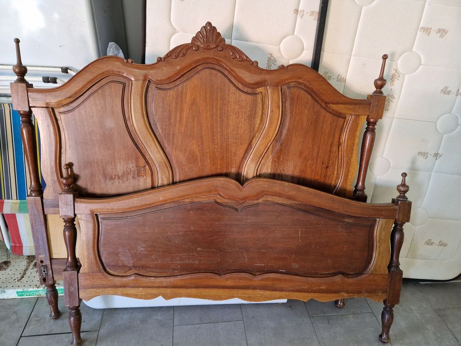 Camas antigas para restauro