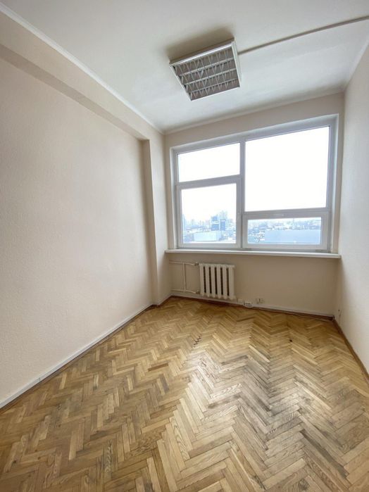 Оренда офісу на вул. Євгенія Сверстюка,23 на 33,6 м²
