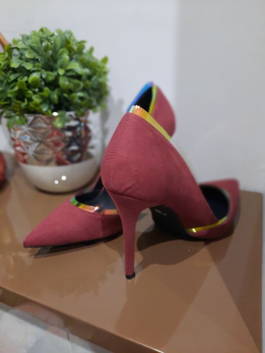 Nowe bordowe szpileczki