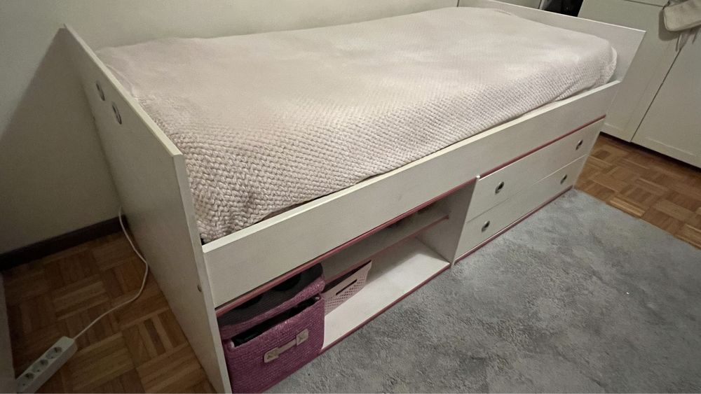 Cama solteiro para menina