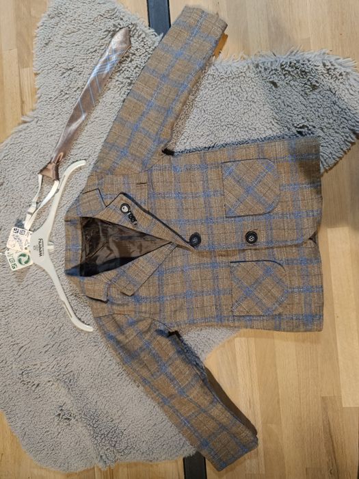 Chłopięce komplet garniturek marynarka i spodnie 104