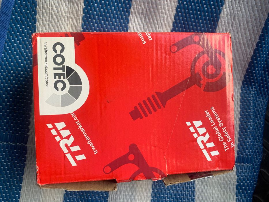 Продам передние колодки TRW