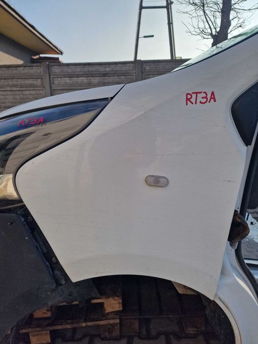 Przód Kompletny Opel Vivaro B – Maska Zderzak Lampy Pas RT3A