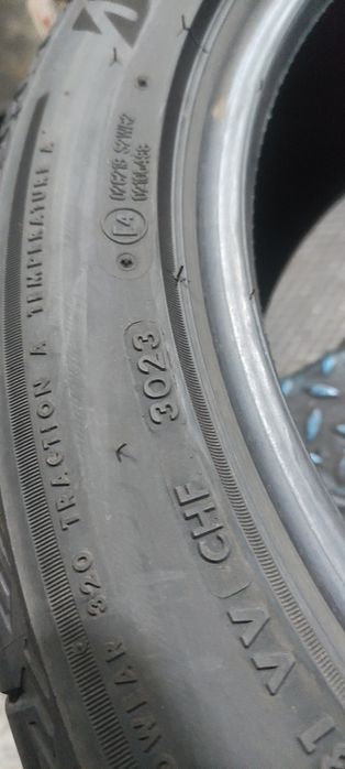Pneus 235/45/18 Bridgestone  eletric semi novos