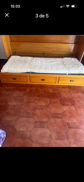 Aparador com cama oculta