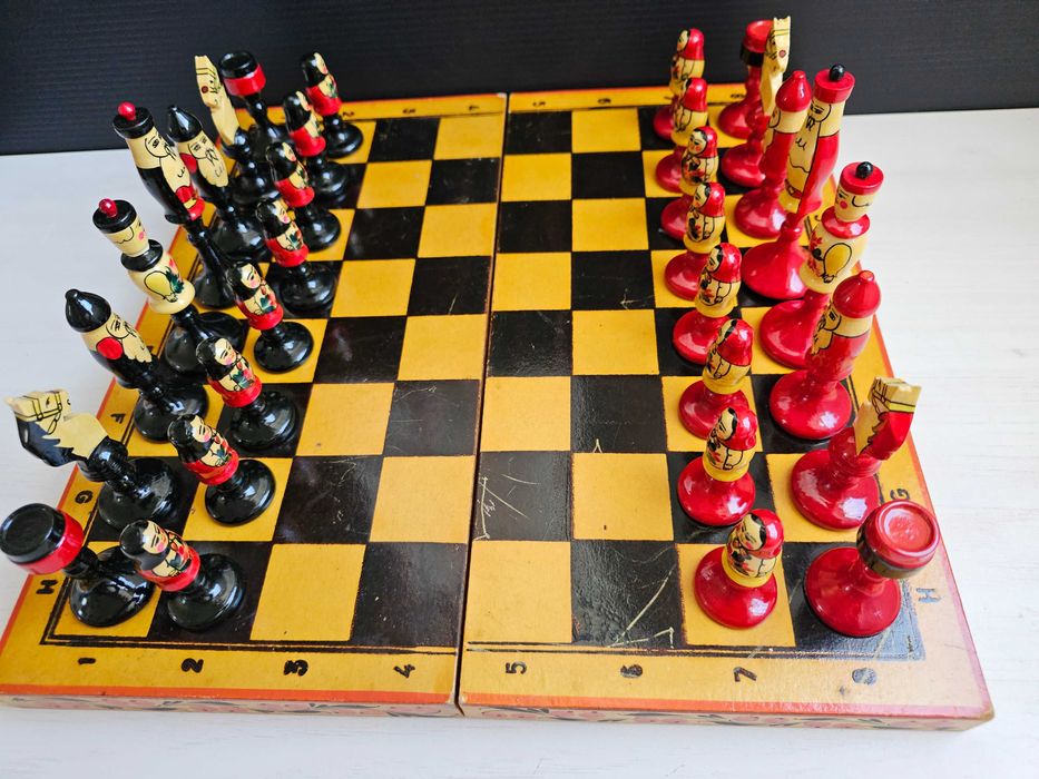 Шахматы деревянные "матрешки" новые,СССР.