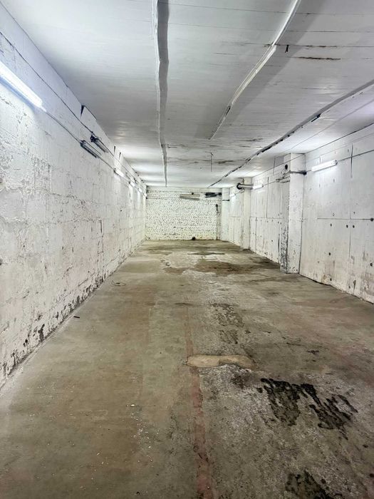 Здається складське приміщення площею 350 кв.м. Вигідна ціна. Рампа