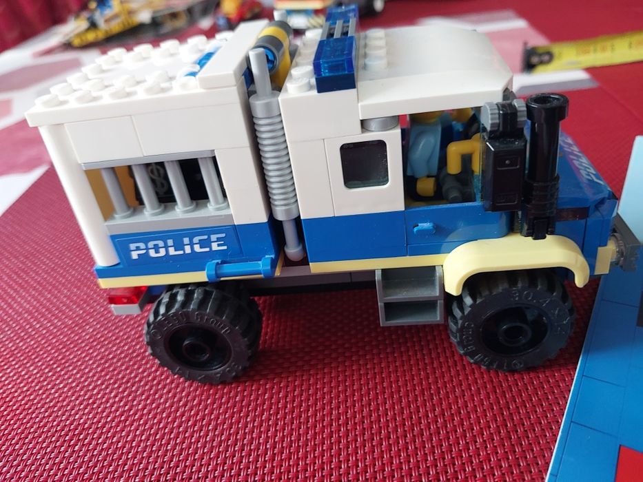 Lego city 60276 konwój więzienny