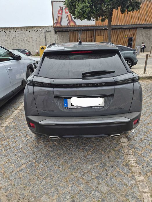 Peugeot 2008 Hybrid Allure 09/2025 — 2.800 km | Como Novo | Automático 27.500€ Neg.