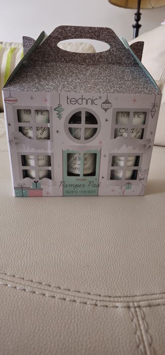 Conjunto Balsamo, Shampoo e Loção Corporal.