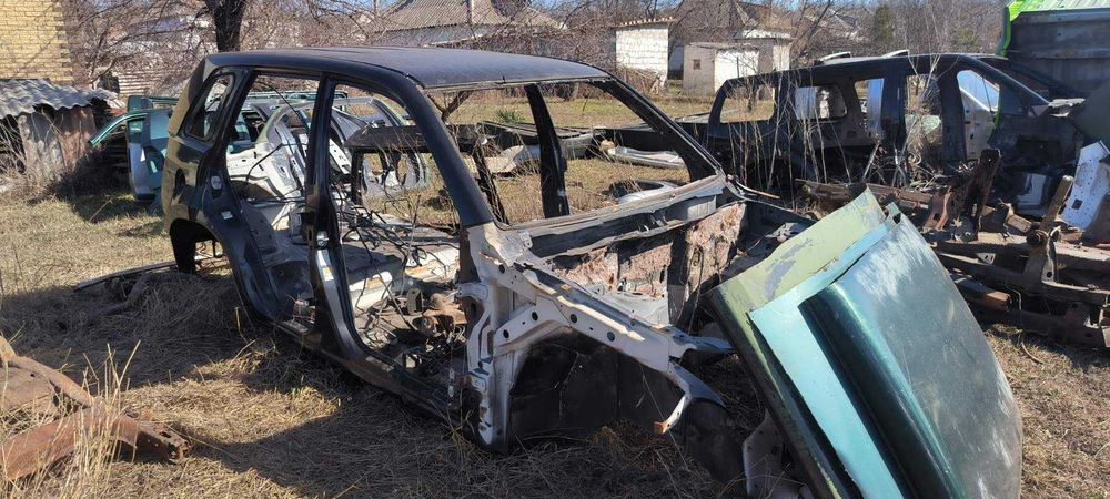 Кузов четверть Suzuki Grand Vitara 06-14 рік телевізор