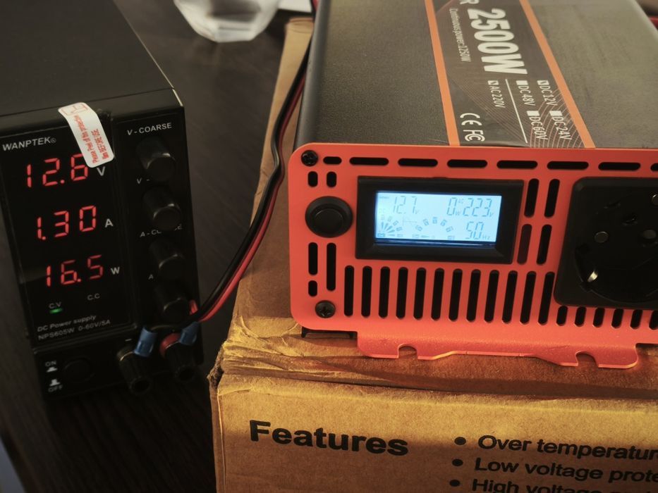 Качественный большой инвертор Houli 2500W 12V 220V
